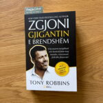 Zgjoi Gjigantin e Brendshëm