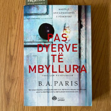 Pas Dyerve të Mbyllura