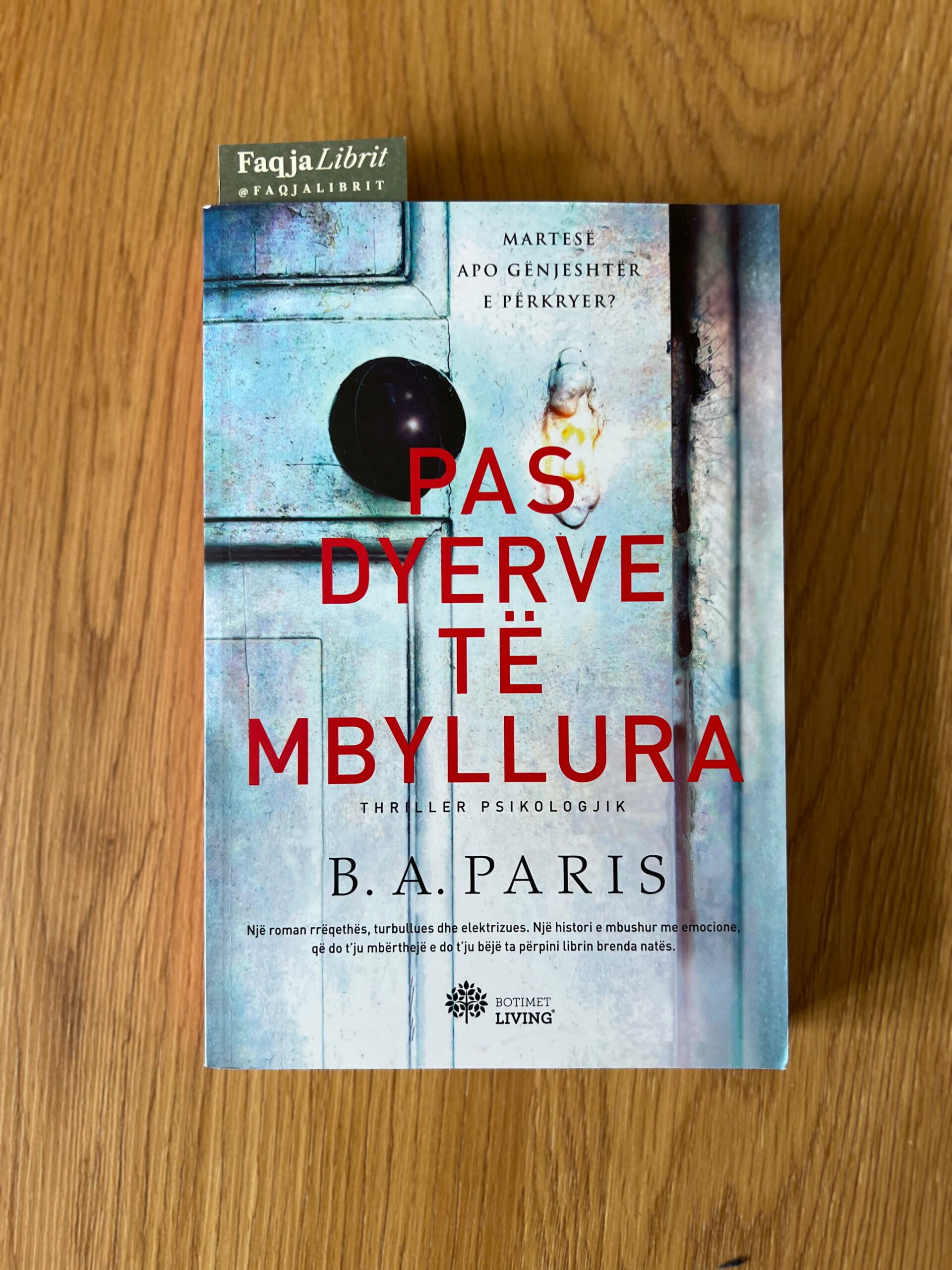 Pas Dyerve të Mbyllura